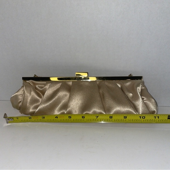 gold cross body chain strap - Picture 2 of 3